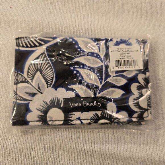 Vera Bradley NEW Card Case Snow Lotus Black White Floral Retired Pattern RFID Se - Picture 4 of 9